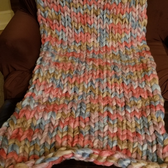 Hand Knitted Chunky Throw Blanket - Picture 3 of 4